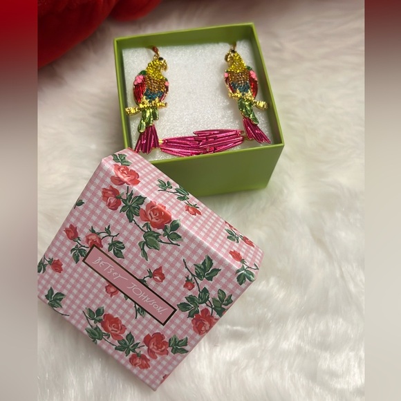Betsy Johnson Shifting Parrot Embezzled Rhinestones Earrings - Picture 2 of 14
